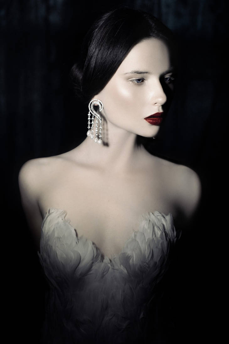 Swan II by Avine