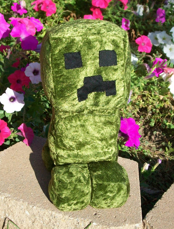 Minecraft - creeper plush by Kobb