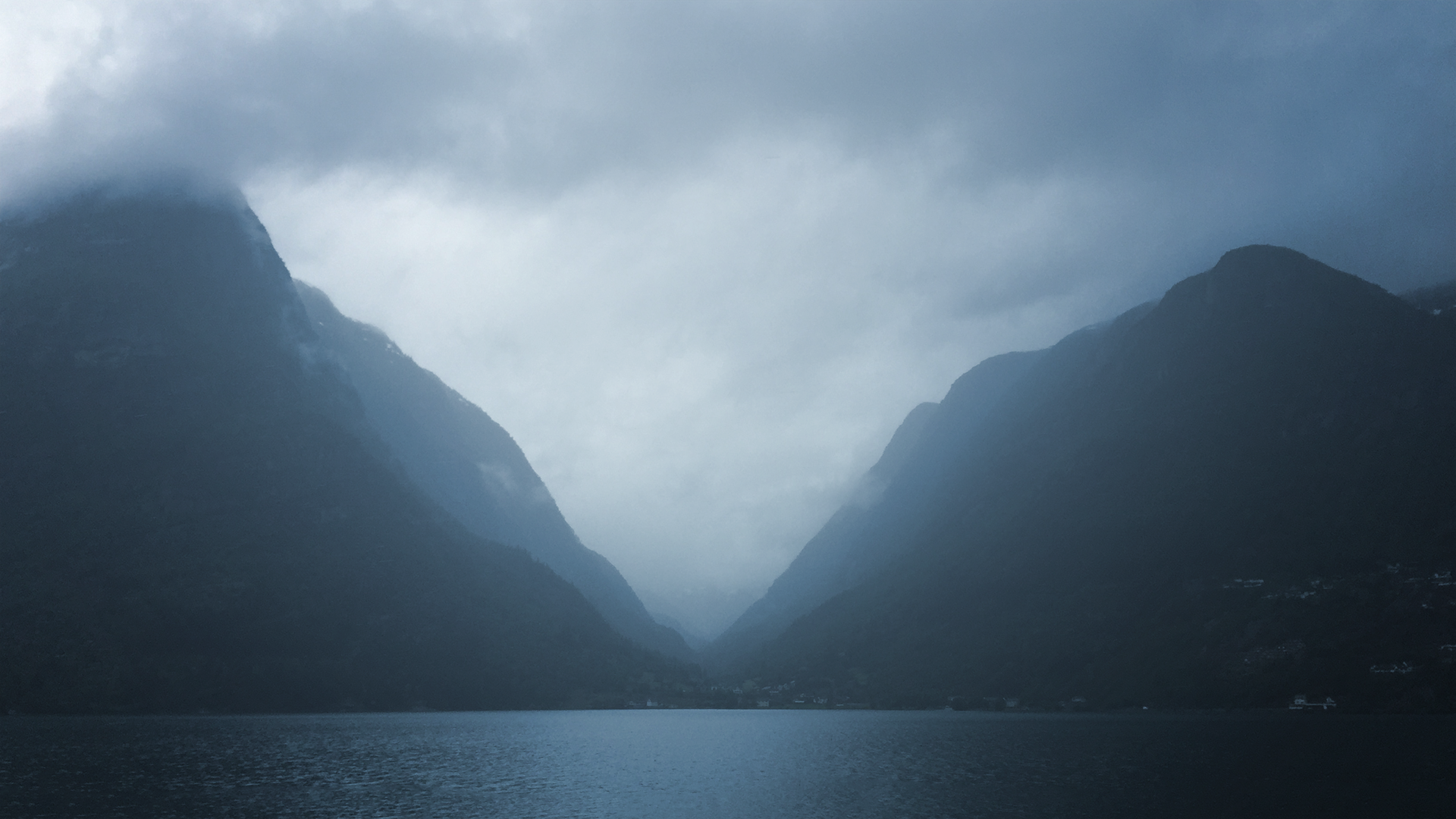 Misty Mountains by RockLou