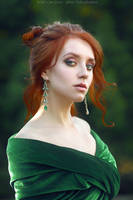 Red and green by GreatQueenLina