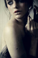 Broken by larafairie