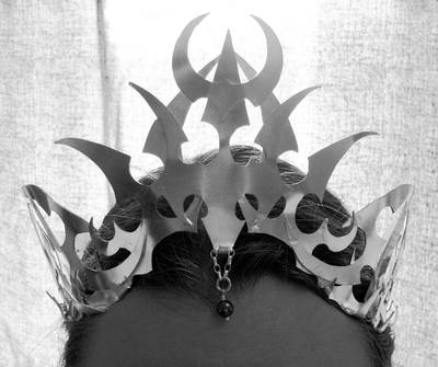 Darkelf crown - front by fairyfrog