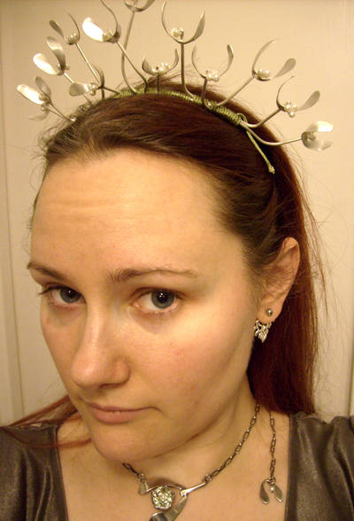 Mistletoe tiara in progress by fairyfrog