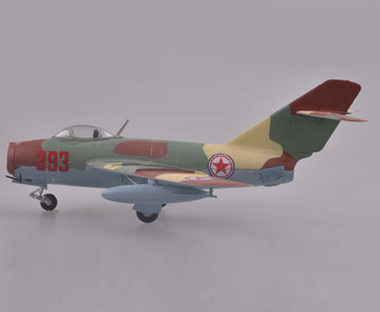 Easy Model 1//72 MiG-15 Plastic Fighter Model #37134
