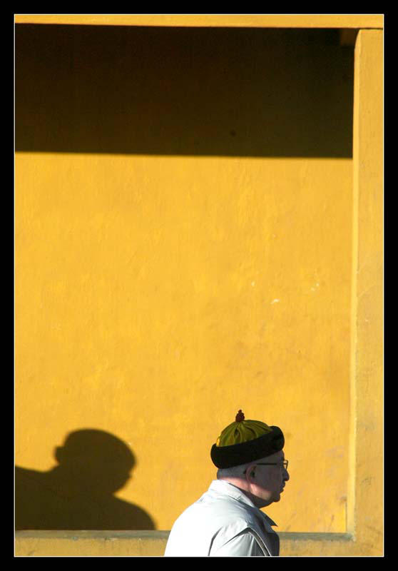 strange shadow by chinlop