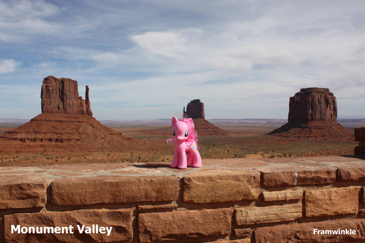 Pinkie Pie in Monument Valley by Framwinkle