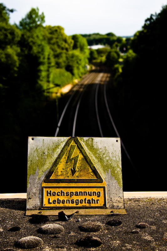 HIGH VOLTAGE by netflash33