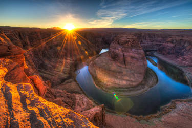 Horseshoe Bend, side view by alierturk