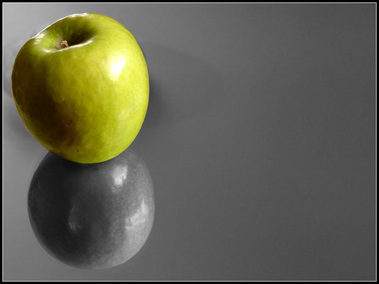 Apple by littledubbs