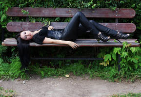 Anett Frozen on bench by anettfrozen