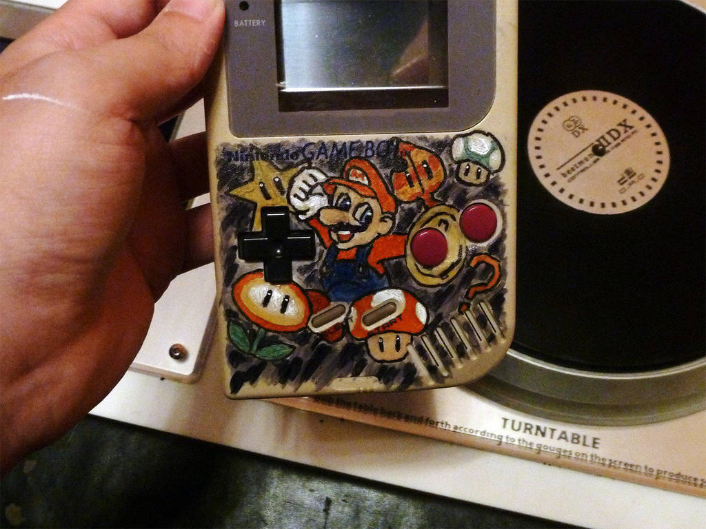 Custom painted DMG - Mario by STsung