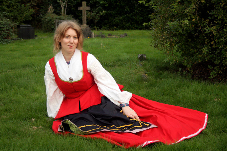 traditional swedish women's clothing