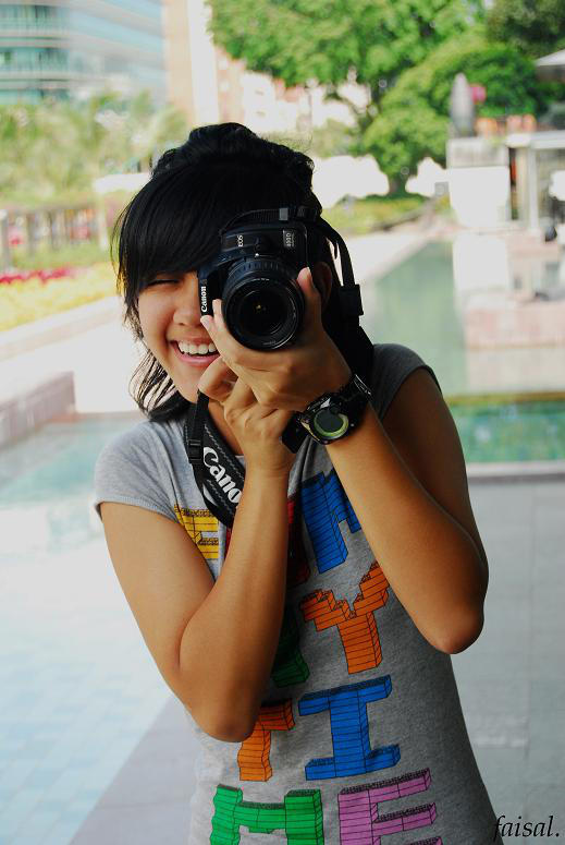 camera girl. by mohdfaisal