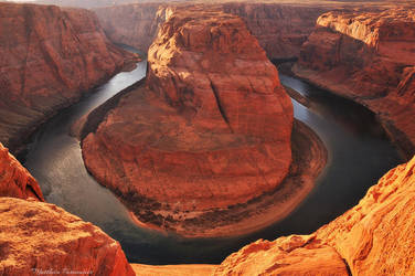 Inside The Horseshoe by matthieu-parmentier