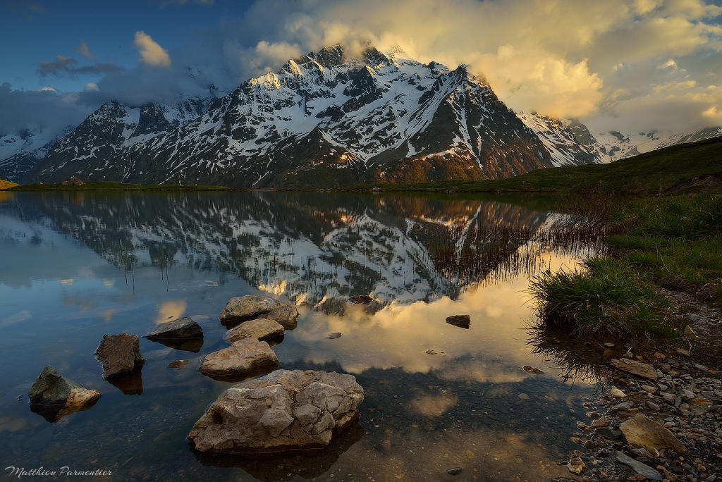 Giant Reflection by matthieu-parmentier