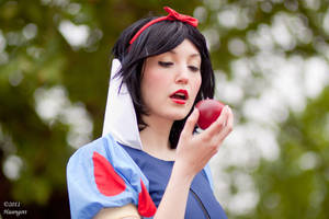 Snow White by Hasengott