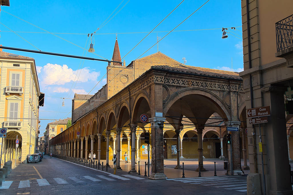 L'incrocio della Via Guerazzi e Via Maggiore by N1cn4c