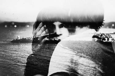 Sunday on the shore by iNeedChemicalX