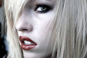 I Know You're Out There... by simmiblonde