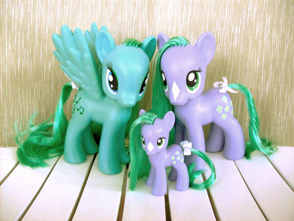 Lucky Clovers by psaply
