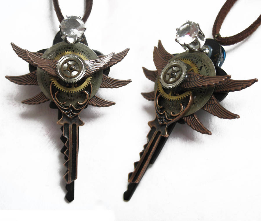 Steampunk Light Up Necklace by xxPRECIOUSMOMENTSxx