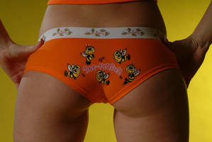 bee by flymen-studio