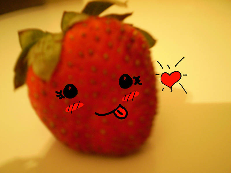 smiley strawberry by Lilylou