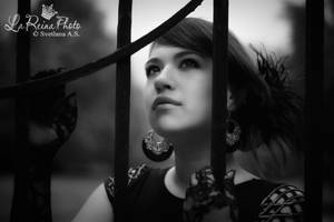 Mira by LaReinaNevada