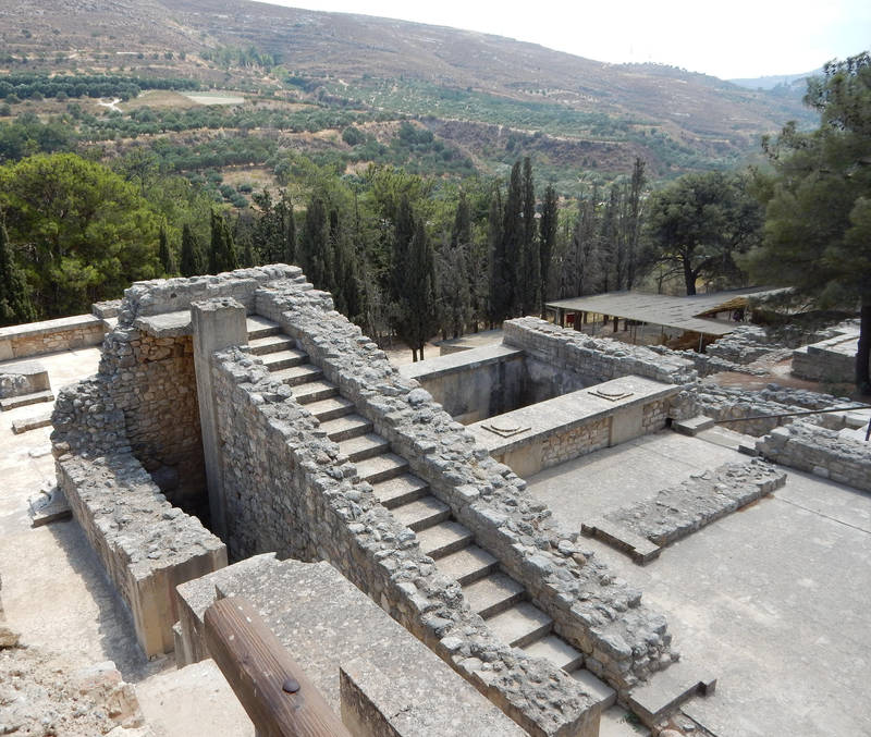Crete - Knosos - Only stairway by Gwathiell