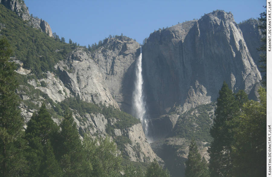 Yosemite 8 waterfall by RoonToo