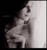 Zambetul tau... by bittersweetvenom