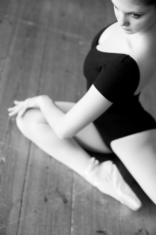 Black swan 2 by GrimildeMalatesta