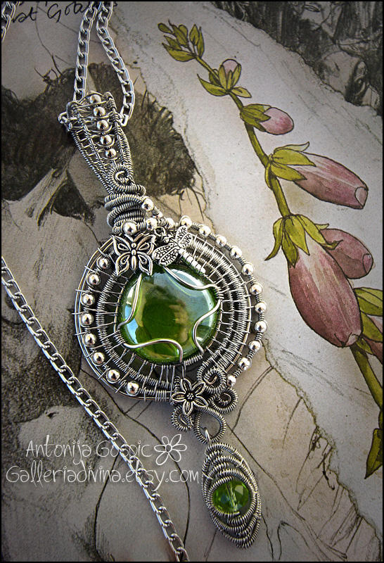 Niamh pendant by Faeriedivine