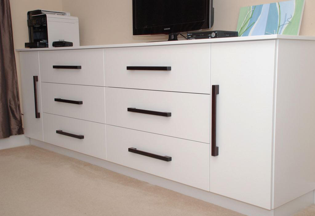 Bedroom Dresser/TV cabinet Unit by belakwood