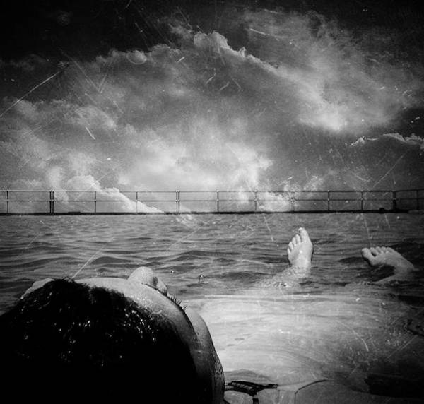 Routine daydream. by vampire-zombie