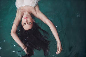 waves by vampire-zombie