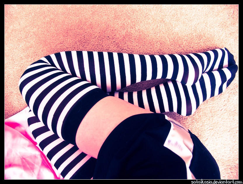 legs stripes by sataikasia