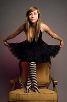 Curtsey by kathykarate