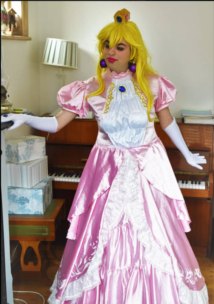Princess Peach Cosplay By Itachis Killer On Deviantart