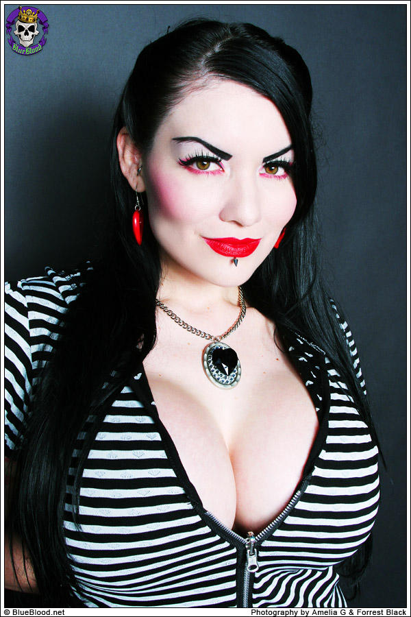 Deathrock Dahlia Dark by AmeliaG