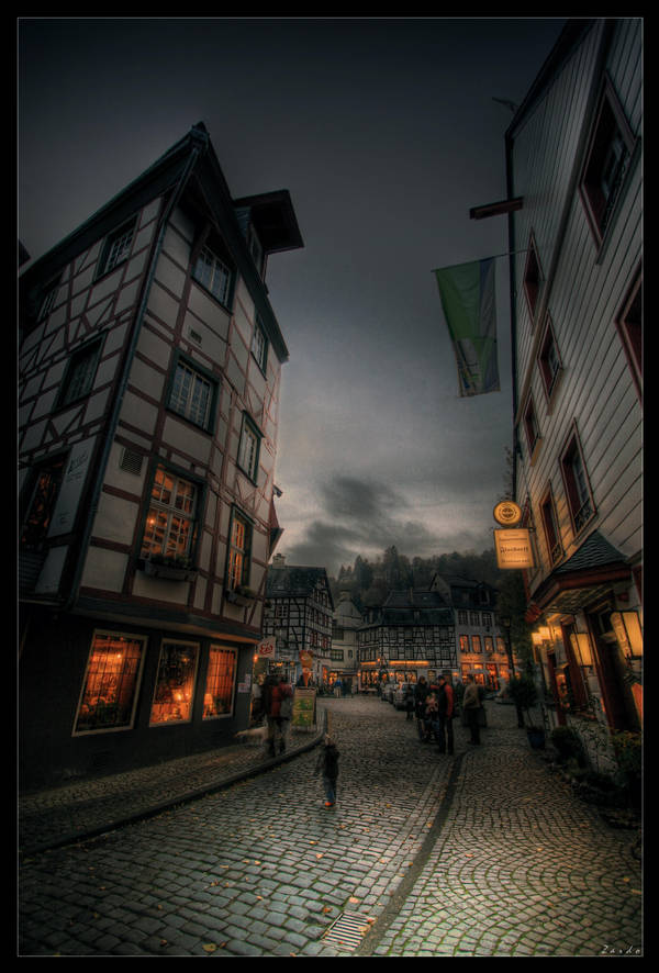 I am so small in this world by zardo