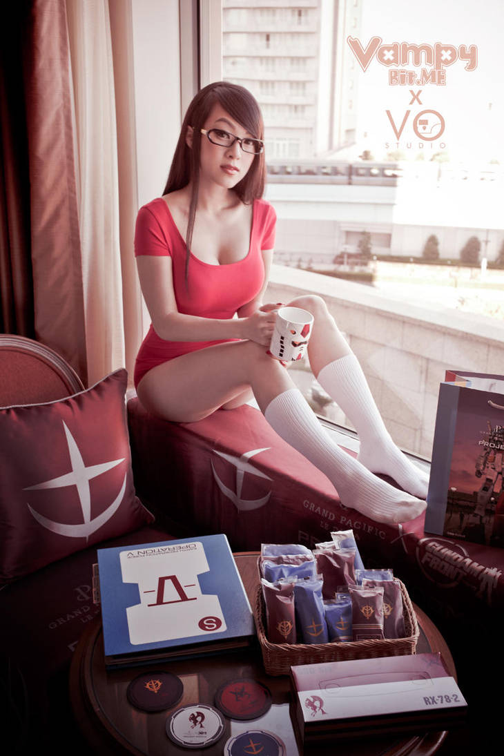 Hanging at the Gundam Hotel by VampBeauty