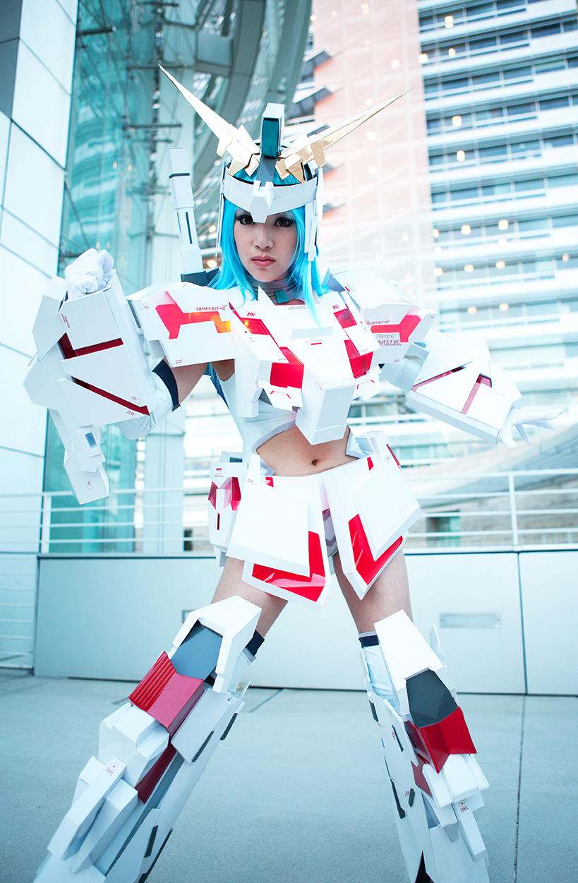 MS Unicorn Gundam Girl by VampBeauty
