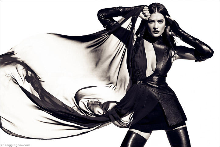 In Black and White III by zemotion