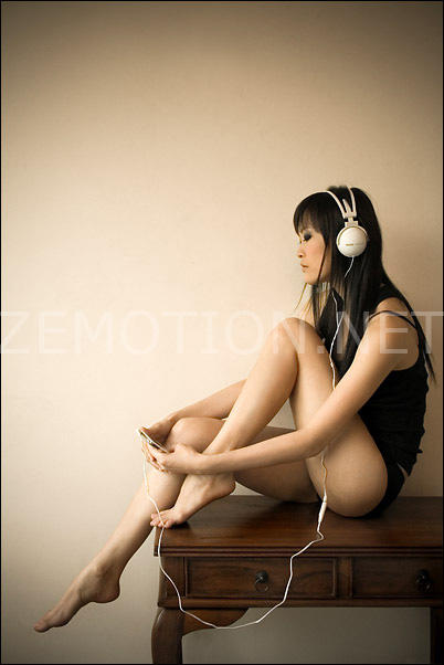 Headphones are Stylish. by zemotion