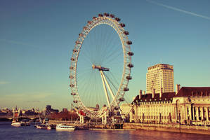 Londons big wheel by black-ladybird