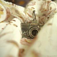 Little beauty.. by Iulia-Oprinesc