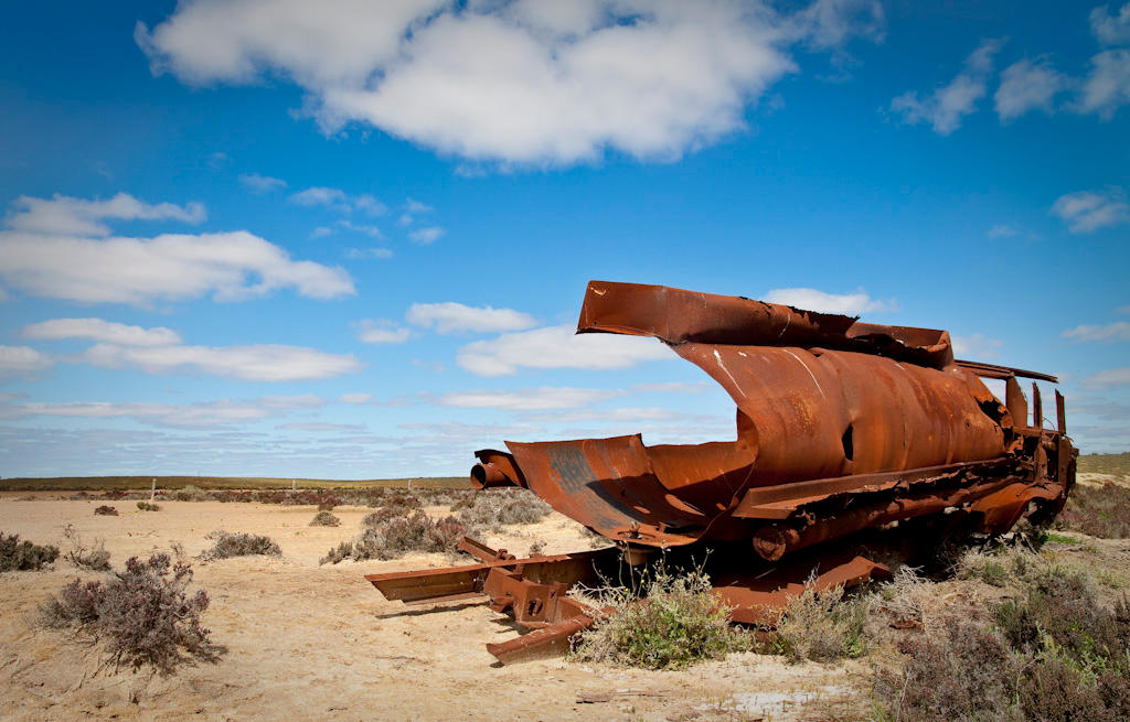Raak Plain Truck Wreck by MartinBennet