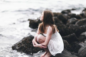 little alone girl by wendy-in-neverland