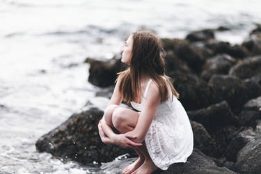 little alone girl by wendy-in-neverland